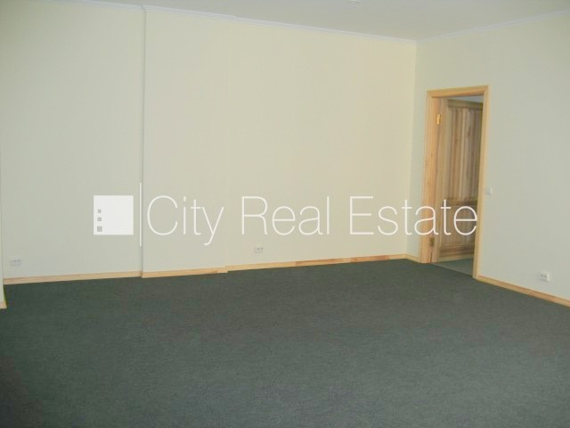 Дом во дворе, реновированный дом, закрытая территория, вход со двора, лифт, Рига - изображение 15