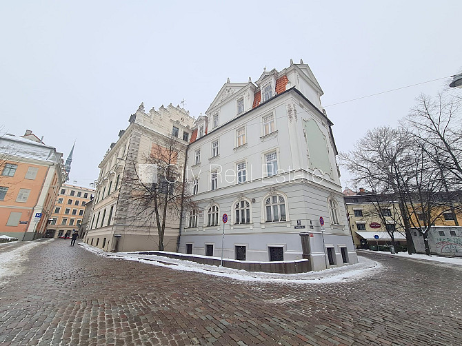 Fasādes māja, renovēta māja, ieeja no ielas, kāpņu telpa pēc kapitālā remonta, logi Rīga - foto 13