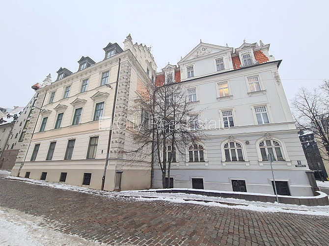 Fasādes māja, renovēta māja, ieeja no ielas, kāpņu telpa pēc kapitālā remonta, logi Rīga - foto 14