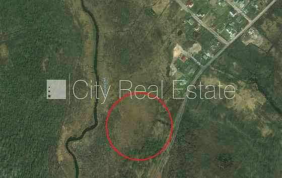 Зеленая территория, благоустроенная озеленённая территория, земля граничит с Тукумс и район