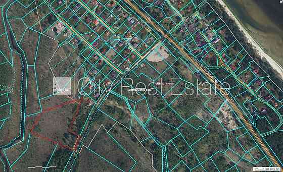 Зеленая территория, благоустроенная озеленённая территория, земля граничит с Тукумс и район