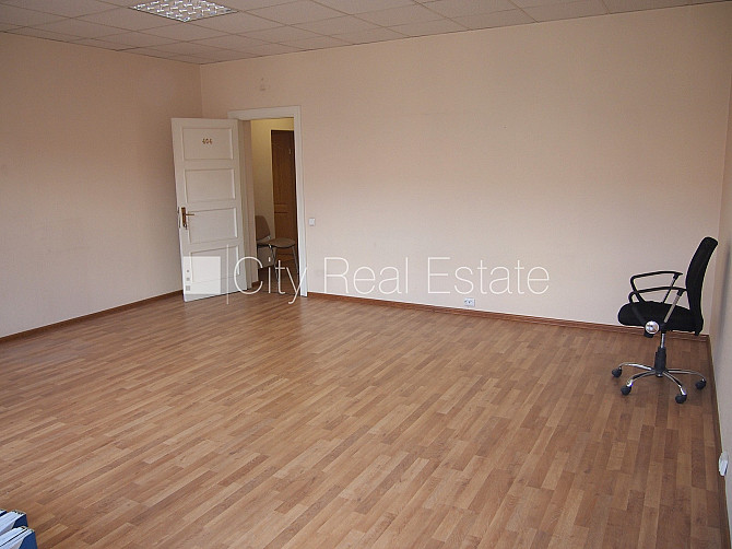 Фасадный дом, реновированный дом, объект охраняет физическая охрана, вход с Рига - изображение 3