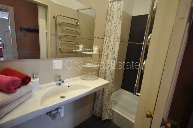 Fasādes māja, renovēta māja, slēgts pagalms, ieeja no ielas, ir lifts, kāpņu telpa pēc Rīga - foto 8