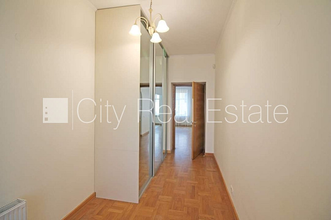 Fasādes māja, renovēta māja, slēgts pagalms, ir lifts, kāpņu telpa pēc kapitālā remonta, Rīga - foto 10