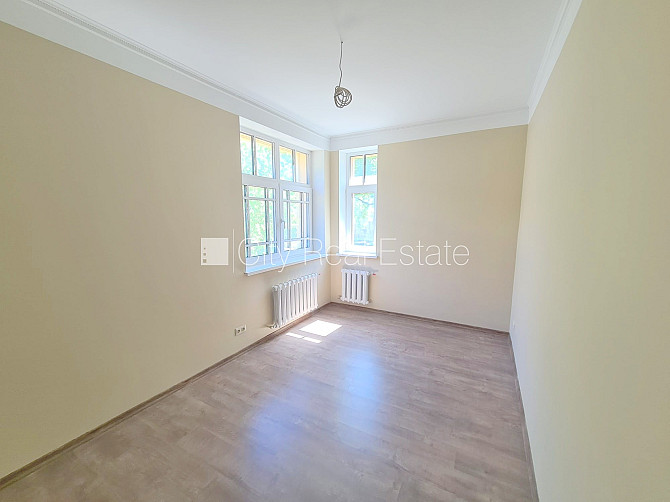 Jaunceltne, fasādes māja, labiekārtots apzaļumots pagalms, slēgts pagalms, iespēja nomāt Rīga - foto 6