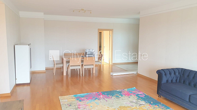 Jaunceltne, slēgts pagalms, teritorijas iebrauktuves vārti aprīkoti ar automatizētu Rīga - foto 2