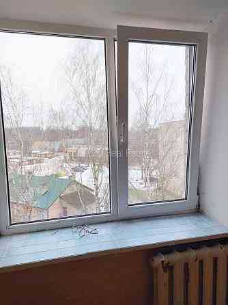 Фасадный дом, кирпичные стены, благоустроенный озеленённый двор, лестничная Тукумс и район