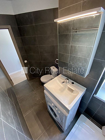 Pagalma ēka, renovēta māja, slēgts pagalms, ieeja no ielas un pagalma, kāpņu telpa pēc Rīga - foto 12