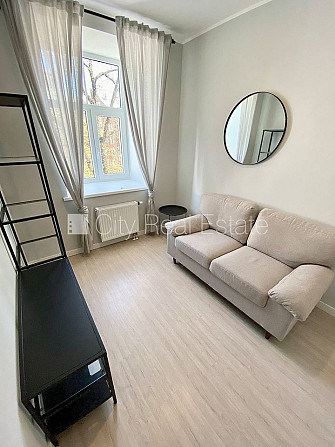 Pagalma ēka, renovēta māja, slēgts pagalms, ieeja no ielas un pagalma, kāpņu telpa pēc Rīga - foto 6