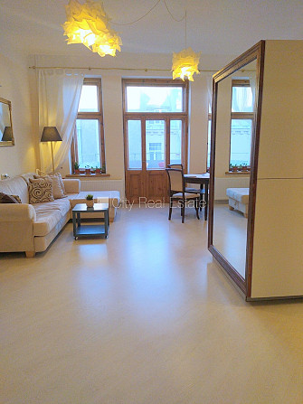 Fasādes māja, renovēta māja, slēgta teritorija, ieeja no ielas, ir lifts, kāpņu telpa pēc Rīga - foto 1