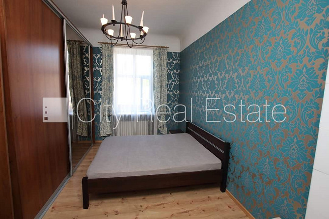 Fasādes māja, renovēta māja, ieeja no ielas, ir lifts, kāpņu telpa pēc kapitālā remonta, Rīga - foto 6