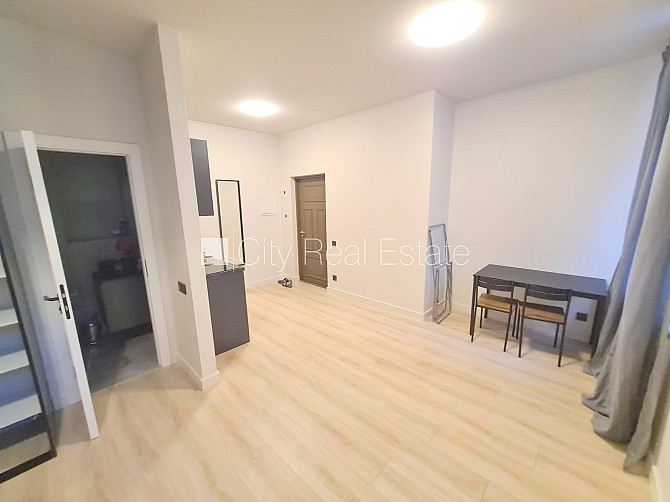 Fasādes māja, renovēta māja, slēgts pagalms, ieeja no ielas un pagalma, kāpņu telpa pēc Rīga - foto 4