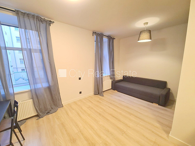 Fasādes māja, renovēta māja, slēgts pagalms, ieeja no ielas un pagalma, kāpņu telpa pēc Rīga - foto 5