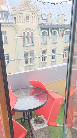 Фасадный дом, реновированный дом, вход с улицы, лифт, лестничная клетка после Рига - изображение 8