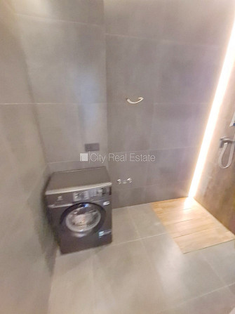 Fasādes māja, renovēta māja, slēgts pagalms, ieeja no ielas un pagalma, kāpņu telpa pēc Rīga - foto 10