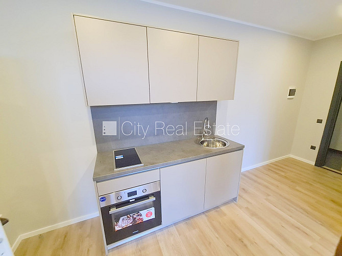 Fasādes māja, renovēta māja, slēgts pagalms, ieeja no ielas un pagalma, kāpņu telpa pēc Rīga - foto 4