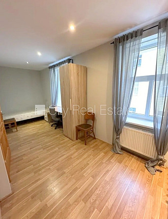 Pagalma ēka, renovēta māja, slēgts pagalms, ieeja no ielas un pagalma, kāpņu telpa pēc Rīga - foto 3