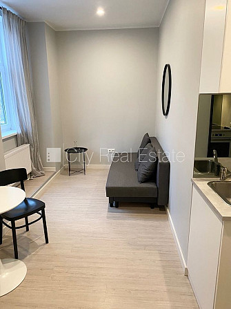 Pagalma ēka, renovēta māja, slēgts pagalms, ieeja no ielas un pagalma, kāpņu telpa pēc Rīga - foto 2