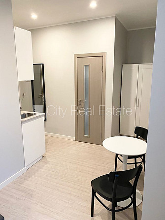 Pagalma ēka, renovēta māja, slēgts pagalms, ieeja no ielas un pagalma, kāpņu telpa pēc Rīga - foto 6