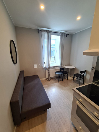 Фасадный дом, реновированный дом, закрытый двор, вход с улицы, лестничная клетка Рига - изображение 12