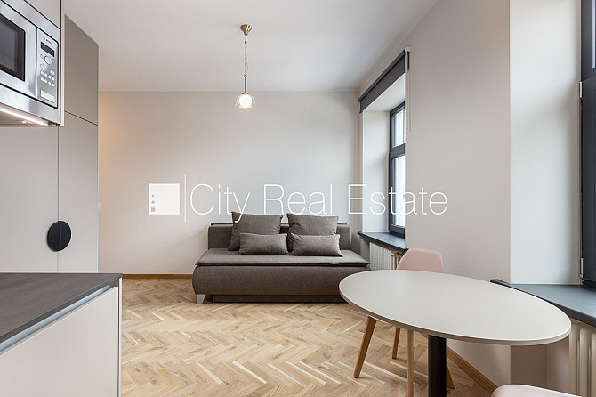 Pagalma ēka, renovēta māja, slēgts pagalms, ieeja no ielas un pagalma, ir lifts, kāpņu telpa Rīga - foto 3