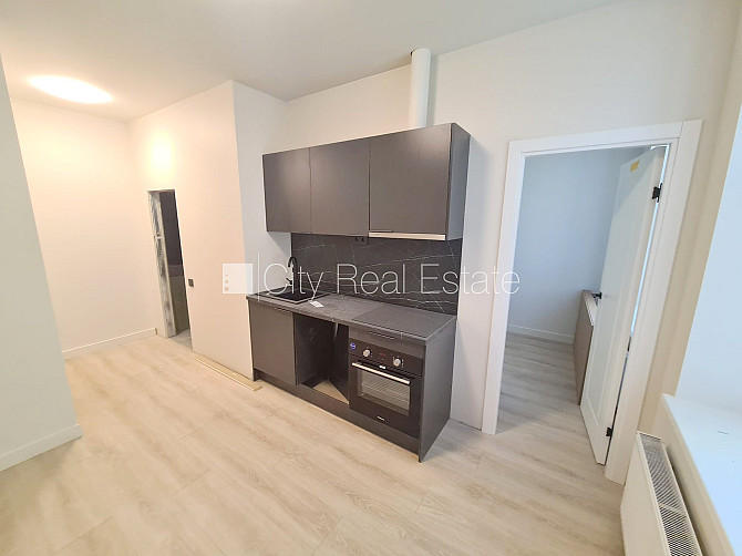 Здание во дворе, реновированный дом, закрытая территория, вход с улицы и со двора, Рига - изображение 3