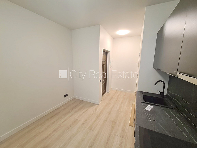 Здание во дворе, реновированный дом, закрытая территория, вход с улицы и со двора, Рига - изображение 5