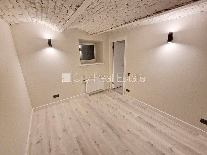 Fasādes māja, renovēta māja, slēgts pagalms, ieeja no ielas, puspagrabs, kāpņu telpa pēc Rīga - foto 5