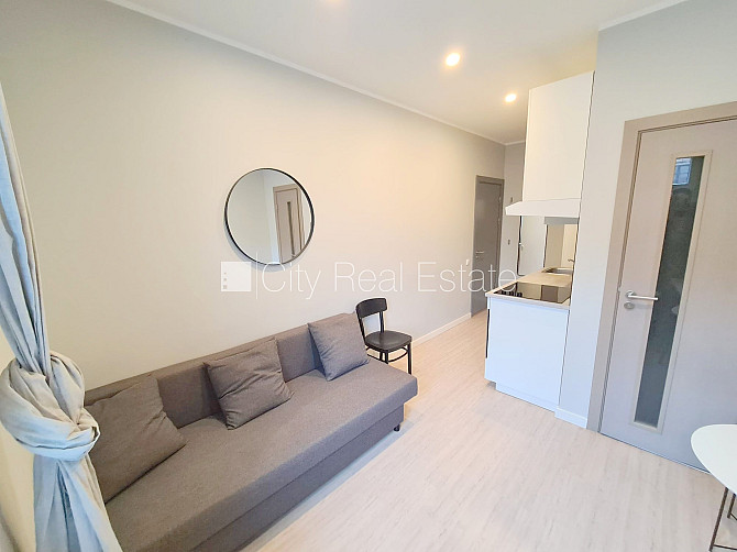 Фасадный дом, реновированный дом, закрытый двор, вход с улицы, лестничная клетка Рига - изображение 4