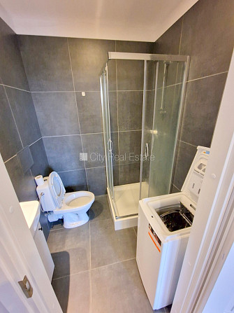 Pagalma ēka, renovēta māja, slēgts pagalms, ieeja no ielas un pagalma, kāpņu telpa pēc Rīga - foto 13