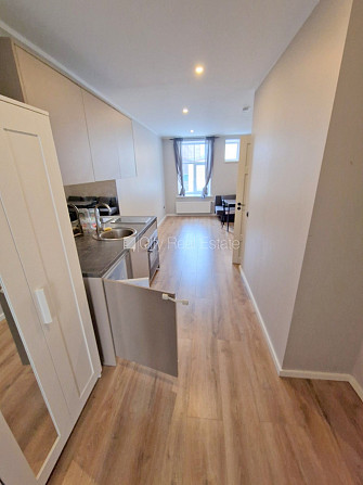 Pagalma ēka, renovēta māja, slēgts pagalms, ieeja no ielas un pagalma, kāpņu telpa pēc Rīga - foto 9