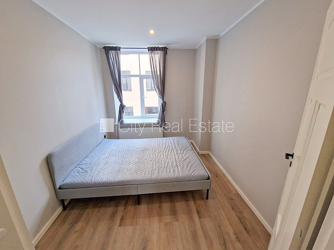 Pagalma ēka, renovēta māja, slēgts pagalms, ieeja no ielas un pagalma, kāpņu telpa pēc Rīga - foto 11