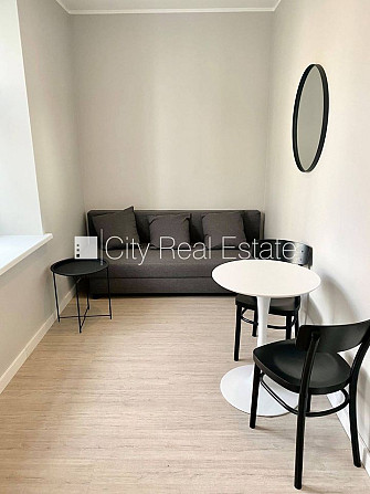 Pagalma ēka, renovēta māja, slēgts pagalms, ieeja no pagalma, kāpņu telpa pēc kapitālā Rīga - foto 11