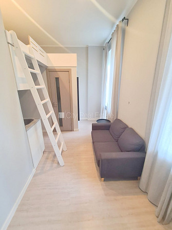 Pagalma ēka, renovēta māja, slēgts pagalms, ieeja no pagalma, kāpņu telpa pēc kapitālā Rīga - foto 9