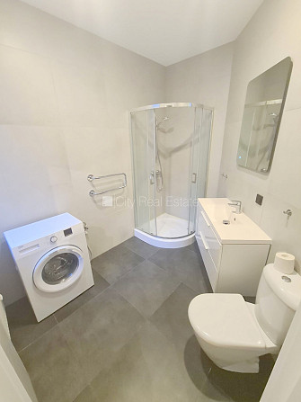 Pagalma ēka, renovēta māja, slēgts pagalms, ieeja no ielas un pagalma, ir lifts, kāpņu telpa Rīga - foto 17