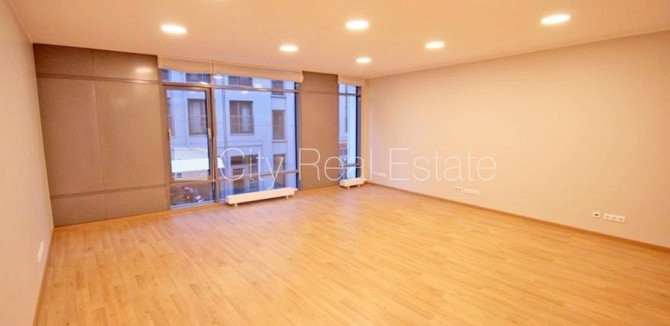 Новостройка, фасадный дом, благоустроенная озеленённая территория, подъездная Рига - изображение 2