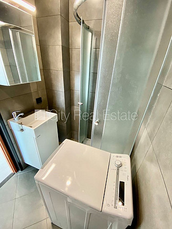 Фасадный дом, реновированный дом, закрытый двор, вход с улицы, лестничная клетка Рига - изображение 9