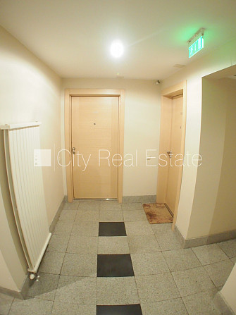 Jaunceltne, fasādes māja, labiekārtota apzaļumota teritorija, slēgta teritorija, garāžas Rīga - foto 17