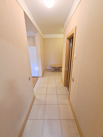 Jaunceltne, fasādes māja, labiekārtota apzaļumota teritorija, slēgta teritorija, garāžas Rīga - foto 9