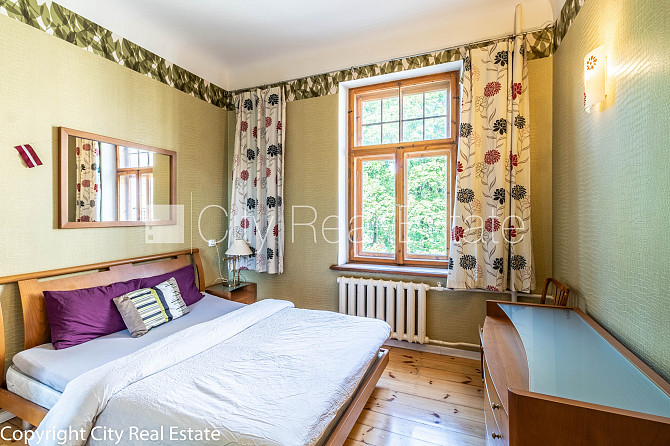 Fasādes māja, renovēta māja, ir lifts, kāpņu telpa pēc kapitālā remonta, viena istaba Rīga - foto 7