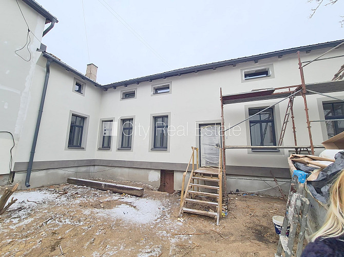 Земля в собственности, здание во дворе, фасадный дом, реновированный дом, Рига - изображение 16