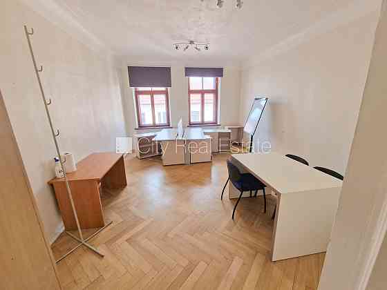 Фасадный дом, реновированный дом, плата за обслуживание одного квадратного метра Рига