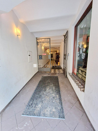 Фасадный дом, реновированный дом, объект охраняет физическая охрана, вход с Рига - изображение 17