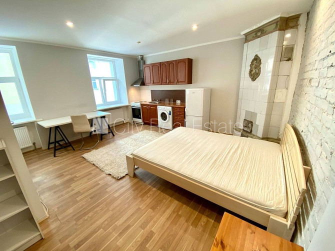 Fasādes māja, renovēta māja, slēgta teritorija, ieeja no ielas, logi vērsti uz pagalma pusi, Rīga - foto 2