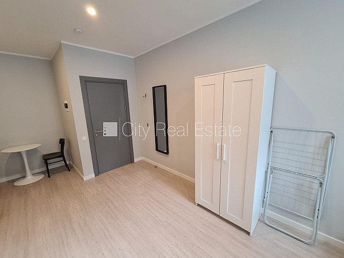 Фасадный дом, реновированный дом, закрытый двор, вход с улицы, лестничная клетка Рига - изображение 13