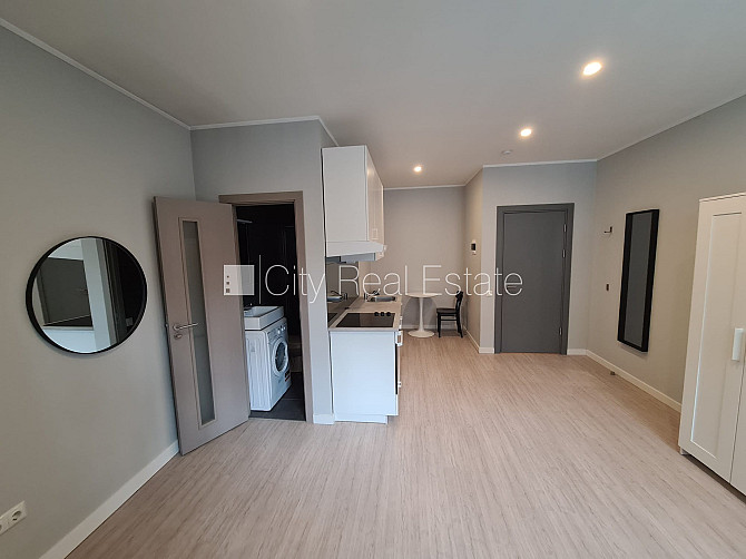 Фасадный дом, реновированный дом, закрытый двор, вход с улицы, лестничная клетка Рига - изображение 6