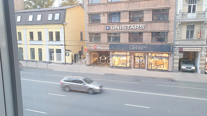 Фасадный дом, реновированный дом, закрытый двор, вход с улицы, лестничная клетка Рига - изображение 8