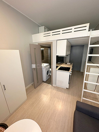 Фасадный дом, реновированный дом, закрытый двор, вход с улицы, лестничная клетка Рига - изображение 1