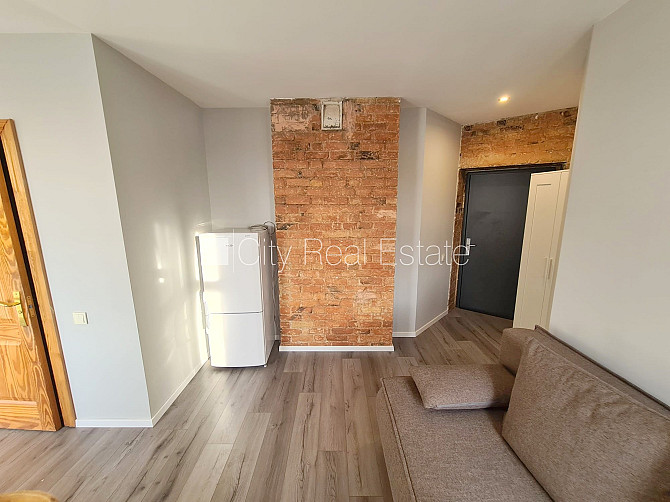 Pagalma ēka, renovēta māja, slēgts pagalms, ieeja no ielas un pagalma, kāpņu telpa pēc Rīga - foto 6