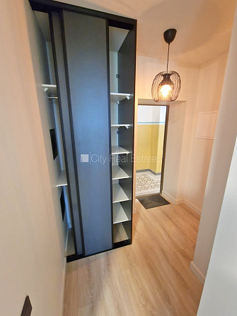 Fasādes māja, renovēta māja, slēgts pagalms, ieeja no ielas un pagalma, ir lifts, kāpņu Rīga - foto 11